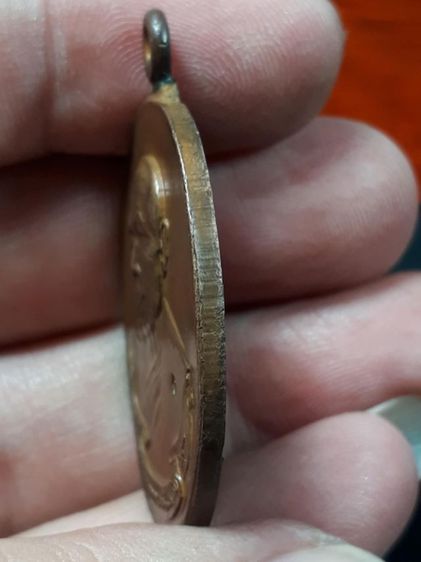 เหรียญห่วงเชื่อมหลวงปู่ทิม อิสริโก วัดละหารไร่ จ.ระยอง ปี2518 เนื้อทองแดงสภาพยังสวย รูปที่ 5