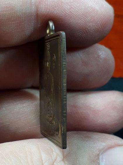 เหรียญหลวงพ่อพวง วัดหนองกระโดน จ.นครสวรรค์ รุ่นแรก ปี2470 เนื้อทองแดงกะไหล่ทองสภาพยังสวย รูปที่ 6