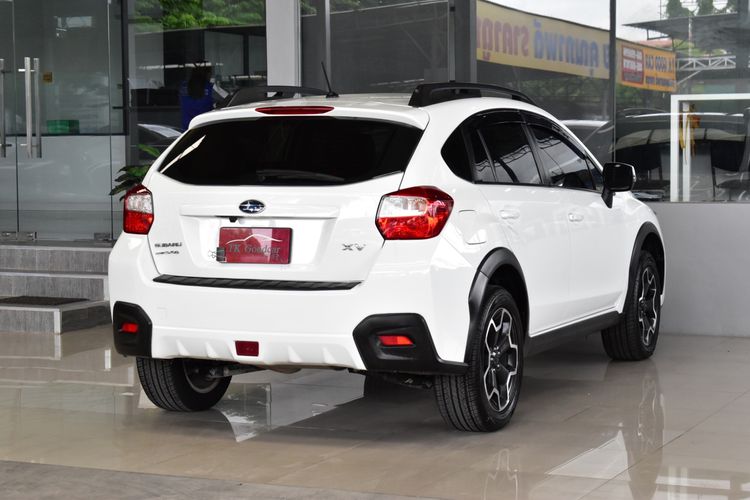Subaru XV 2015 2.0 XV 4WD Utility-car เบนซิน ไม่ติดแก๊ส เกียร์อัตโนมัติ ขาว รูปที่ 2