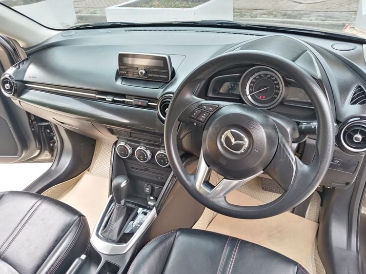 Mazda Mazda 2 2015 1.5 XD Sports High Sedan ดีเซล ไม่ติดแก๊ส เกียร์อัตโนมัติ น้ำตาล รูปที่ 4