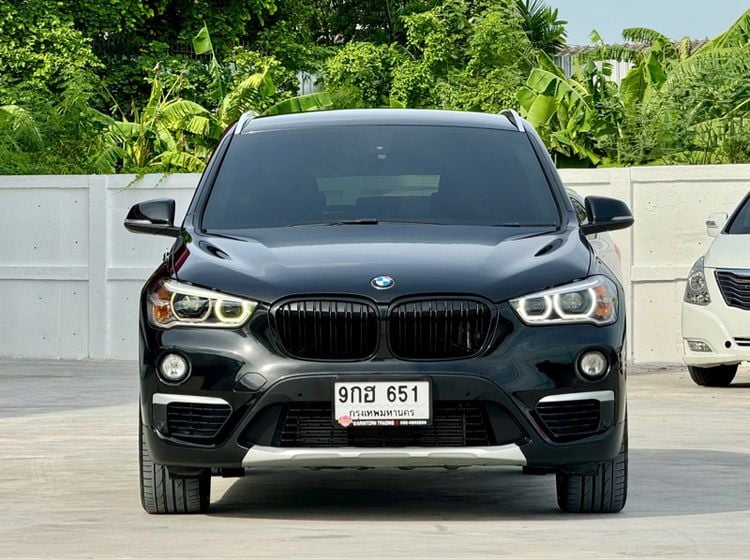 BMW X1 2019 2.0 sDrive18d xLine Sedan ดีเซล ไม่ติดแก๊ส เกียร์อัตโนมัติ ดำ รูปที่ 2