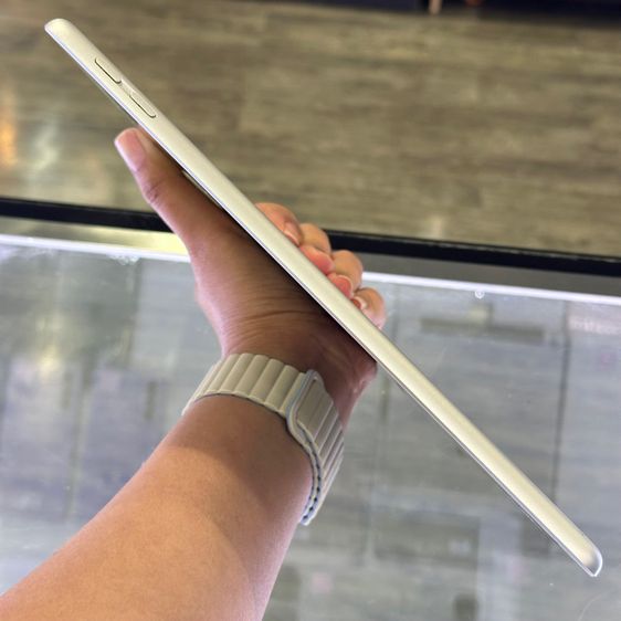 iPad Gen6 128GB WiFi สีขาว เครื่องศูนย์ โมเดลTH สภาพสวยมากๆ🔥🔥 รูปที่ 4