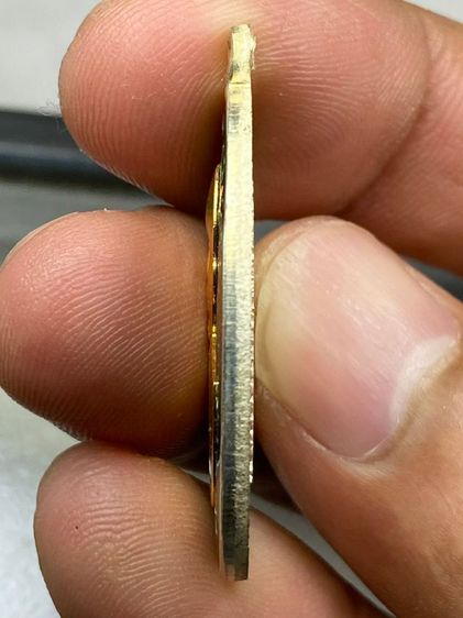 เหรียญหลวงพ่อคูณ ปี 12 ลงยา หน้ากากทอง รูปที่ 3