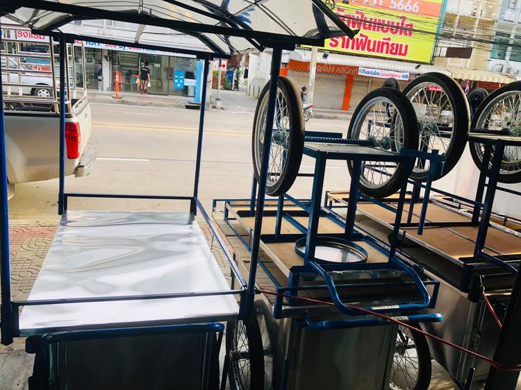 ร้านรถเข็นคิมเจริญ มีสินค้ามาใหม่ สินค้ามีให้เลือกมากมาย สินค้าของใช้ขายของรถเข็น ร่ม หม้อ เครื่องใช้แสตนเลส ตู้ขายกับข้าวกระจกอลูมิเนียม รูปที่ 4