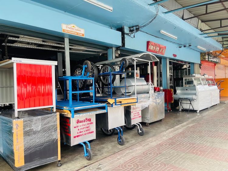 ร้านรถเข็นคิมเจริญ มีสินค้ามาใหม่ สินค้ามีให้เลือกมากมาย สินค้าของใช้ขายของรถเข็น ร่ม หม้อ เครื่องใช้แสตนเลส ตู้ขายกับข้าวกระจกอลูมิเนียม