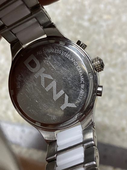 นาฬิกายี่ห้อ DKNY  ควอทซ์ โครโนกราฟ เซรามิค สายยาว 17.5 เซนติเมตร พร้อมกล่อง   1500฿ รูปที่ 2