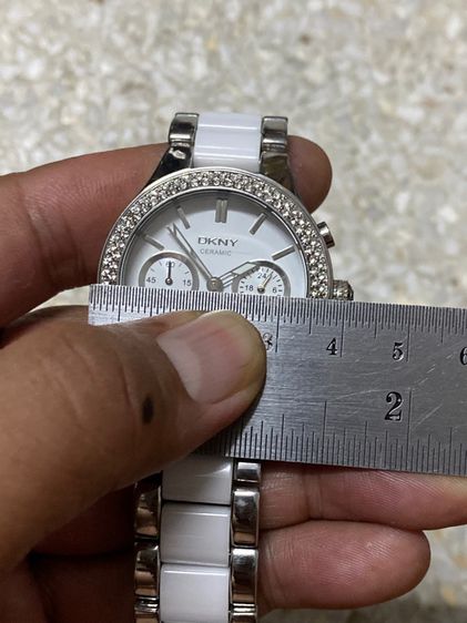 นาฬิกายี่ห้อ DKNY  ควอทซ์ โครโนกราฟ เซรามิค สายยาว 17.5 เซนติเมตร พร้อมกล่อง   1500฿ รูปที่ 7