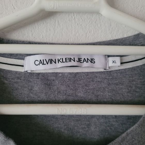 Used Like New เสื้อยืด Calvin Klein Jeans ไซส์ XL  รูปที่ 3