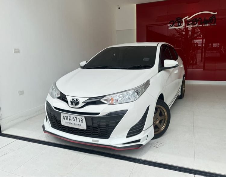 รถ Toyota Yaris 1.2 Entry สี ขาว