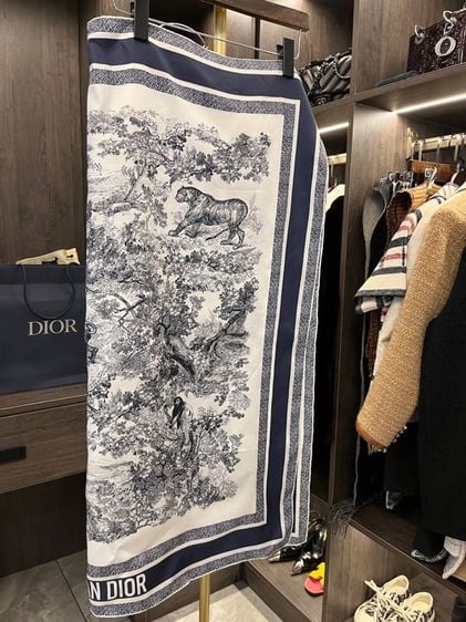 ผ้าพันคอ ผ้าคลุมไหล่ผ้าไหม Dior Jungle Series
