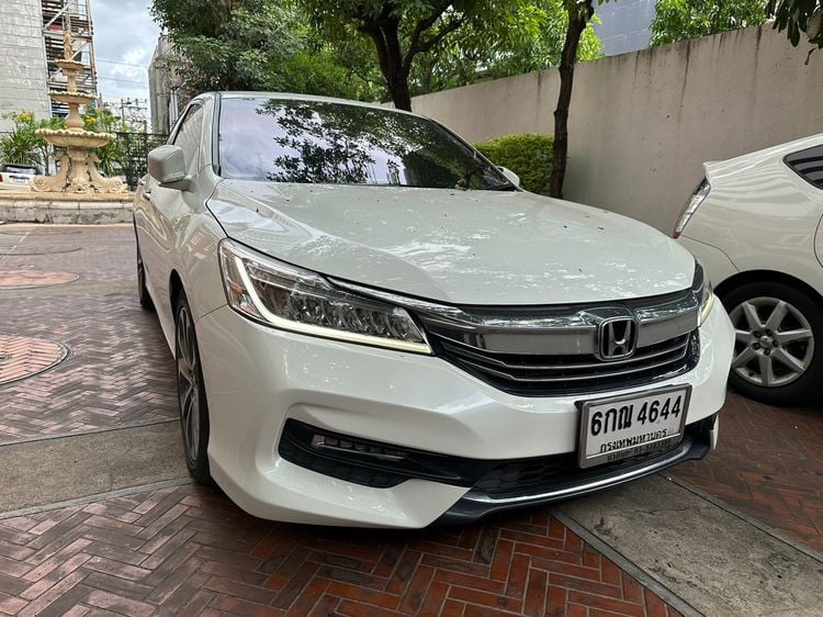 Honda Accord 2017 2.0 EL i-VTEC Sedan ดีเซล ไม่ติดแก๊ส เกียร์อัตโนมัติ ขาว