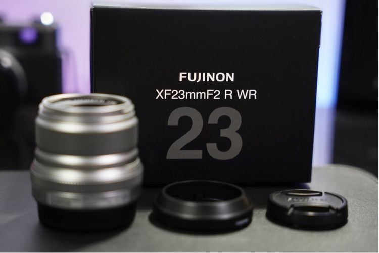 Fujifilm ขายเลนส์ Fixed Fujinon XF23mm f2 R WR สี Silver สภาพสวย ใช้น้อย อุปกรณ์ครบกล่อง