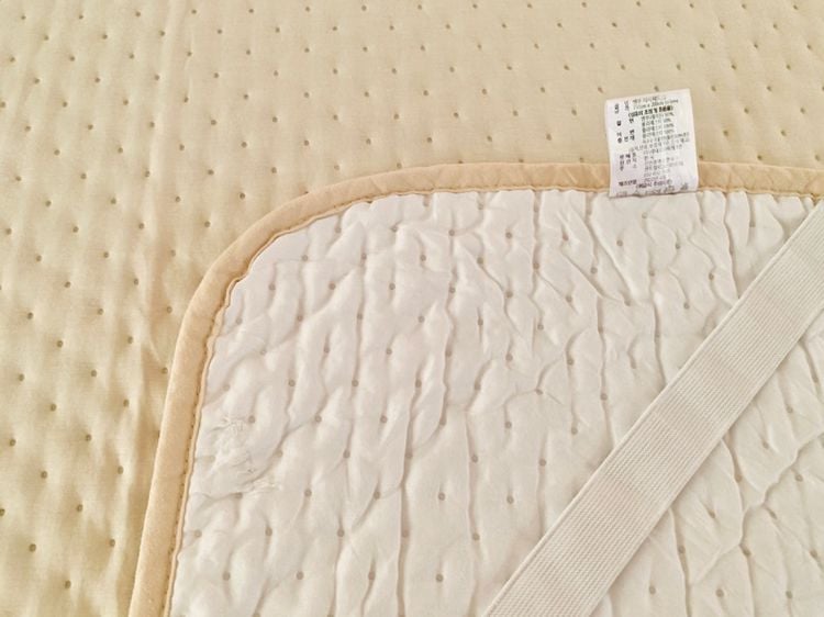 ผ้าปูรองนอน (แบบบาง) ขนาด 5ฟุต สีน้ำตาล ยี่ห้อ CASA amor (สินค้าหายาก) มือสองขายตามสภาพ สินค้าญี่ปุ่น-เกาหลีแท้ รูปที่ 10