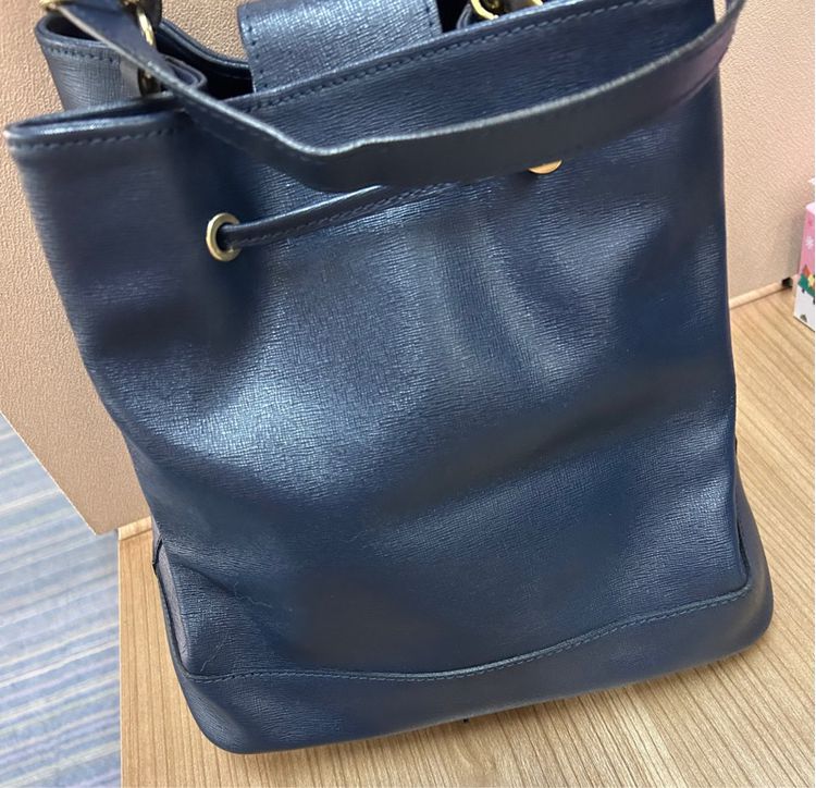 กระเป๋าสพาย ทรงขนมจีบ หนังแท้ รูปที่ 3