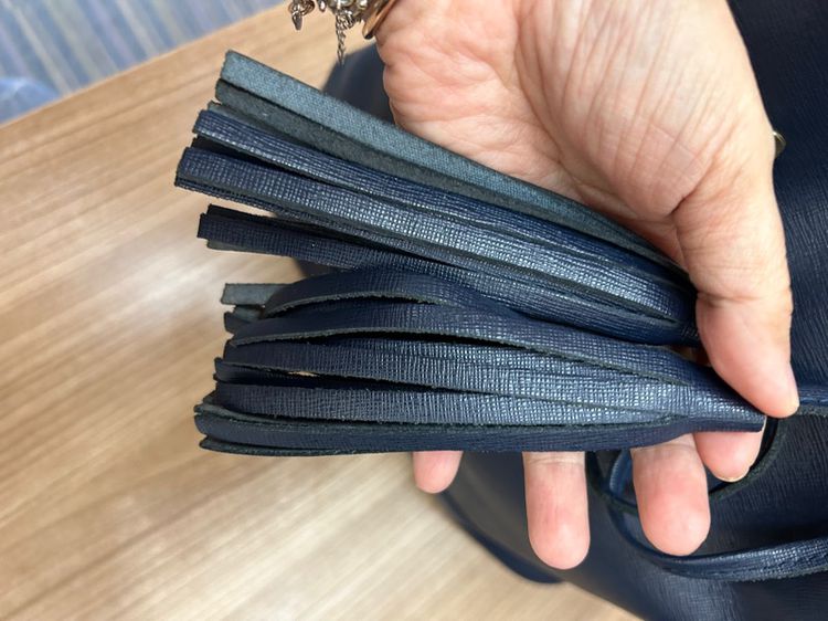 กระเป๋าสพาย ทรงขนมจีบ หนังแท้ รูปที่ 6