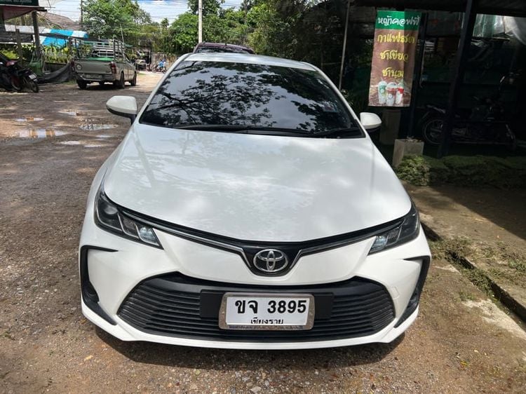 รถ Toyota Altis 1.6 G สี ขาว