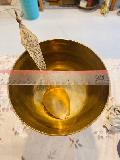 ชุดขันพาน ตักบาตร ทองเหลืองเก่า รูปที่ 4