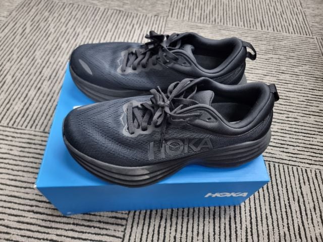 รองเท้าวิ่ง Hoka Bondi 8 size US9.5 มือสอง