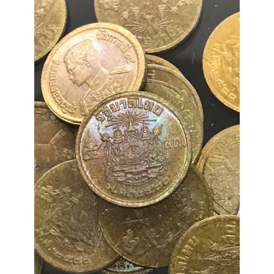 เหรียญไทย เหรียญสะสม 5 สตางค์ปี 2500 เนื้อทองเหลือง ผิวไฟออกแดงๆ สภาพ UNC ไม่ผ่านการใช้งาน