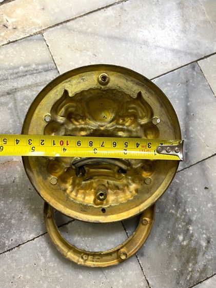 มือจับประตู หน้าสิงห์ คู่กลางทองเหลือง A2 รูปที่ 8