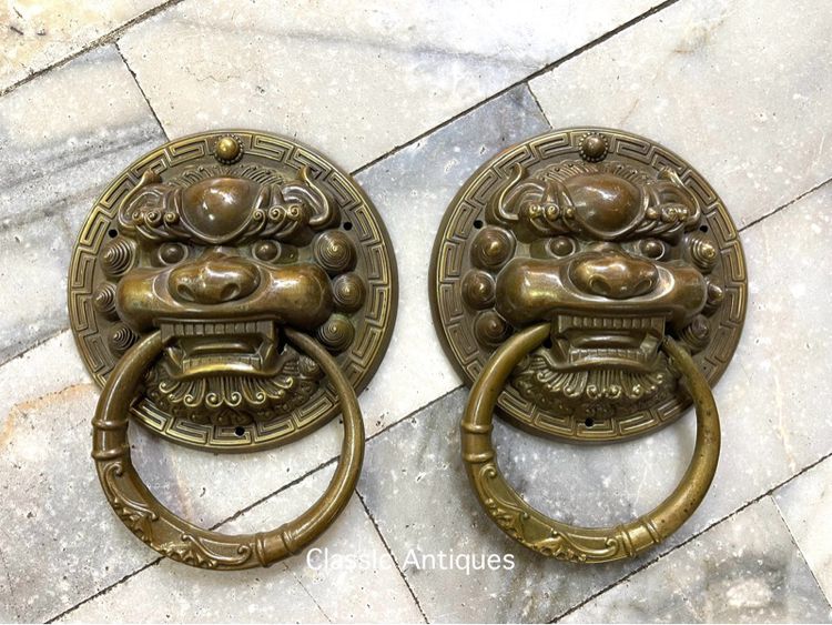 มือจับประตู หน้าสิงห์ คู่กลางทองเหลือง A2 รูปที่ 5