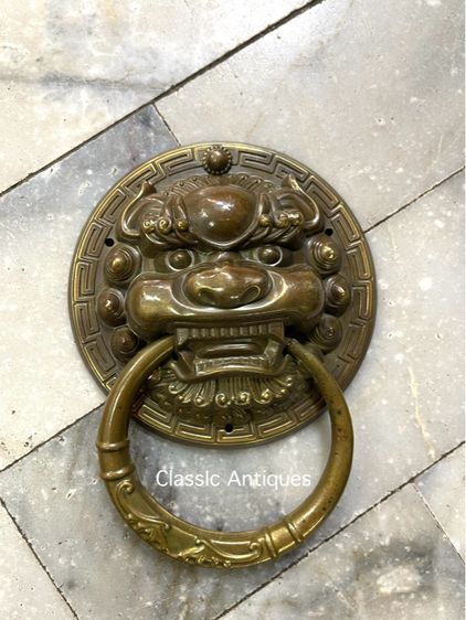 มือจับประตู หน้าสิงห์ คู่กลางทองเหลือง A2 รูปที่ 6
