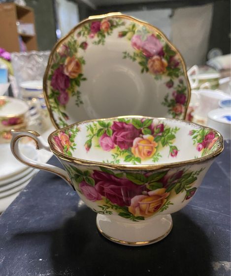 ชุดชาทรงกระโปรงบาน Old Country Rose Royal Albert England ชุดชาทรงกระโปรงบาน Old Country Rose Royal Albert England  รูปที่ 5