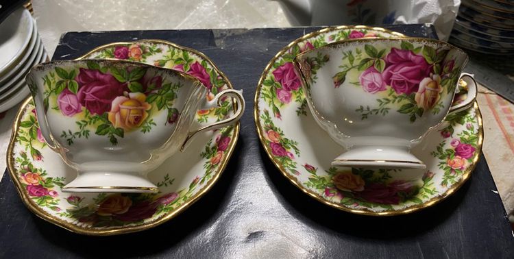 ชุดชาทรงกระโปรงบาน Old Country Rose Royal Albert England ชุดชาทรงกระโปรงบาน Old Country Rose Royal Albert England  รูปที่ 3