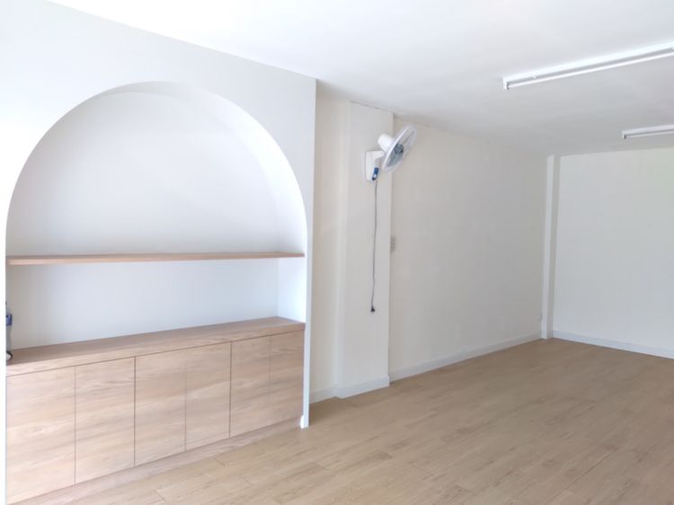 ขายตึกแถว2.5ชั้น ขนาด20 ตร.ว 3นอน3น้ำ อยู่ซอยลาดพร้าว101 ใกล้รถไฟฟ้า (พร้อมผู้เช่า) ขาย3.85ล้านบาท รูปที่ 4