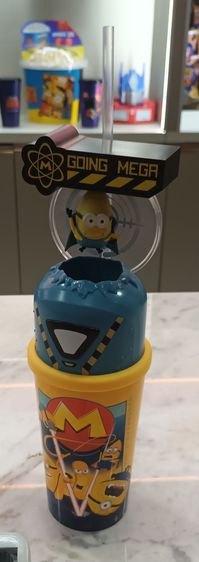 แก้วมินเนี่ยนพร้อมตุ๊กตาของใหม่ รูปที่ 3