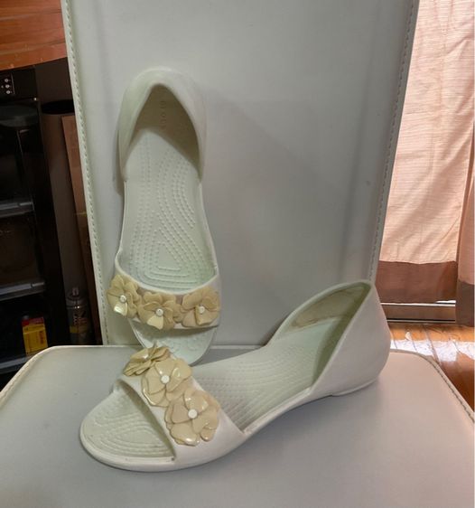 รองเท้าแตะ Crocs  Lina Flowers  รูปที่ 17