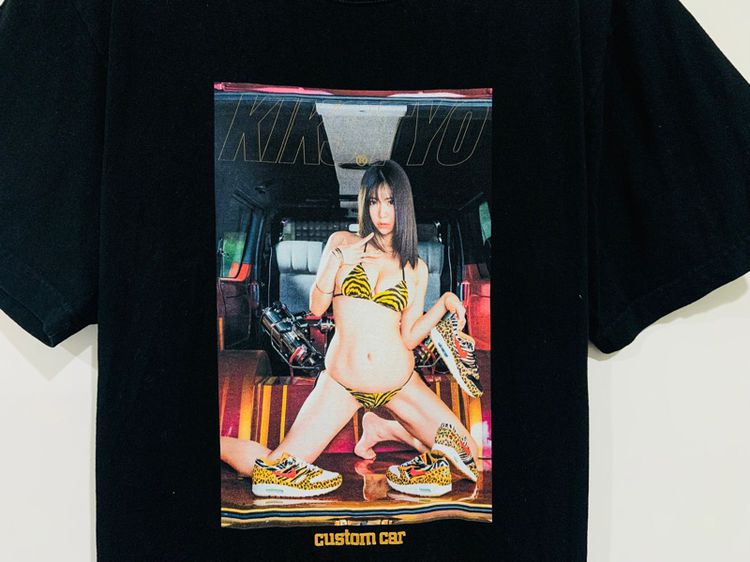 เสื้อยืด KIKS TYO JAPAN X CUSTOM CAR ลายหายาก แท้ 💯 size XL ขนาด อก 22 ยาว 28.5 นิ้ว สภาพใหม่มาก ลายสวย เทลสวย เนื้อผ้าดีมาก หายากครับ รูปที่ 2