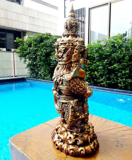 ท้าวเวสสุวรรณ ครูบาอริยชาติ เนื้อทองเหลืองรมดำ สูง14นิ้ว พุทธศิลป์สวยงามมาก รูปที่ 18