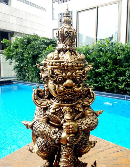 ท้าวเวสสุวรรณ ครูบาอริยชาติ เนื้อทองเหลืองรมดำ สูง14นิ้ว พุทธศิลป์สวยงามมาก รูปที่ 12