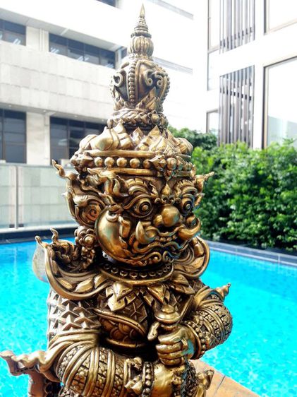 ท้าวเวสสุวรรณ ครูบาอริยชาติ เนื้อทองเหลืองรมดำ สูง14นิ้ว พุทธศิลป์สวยงามมาก รูปที่ 10