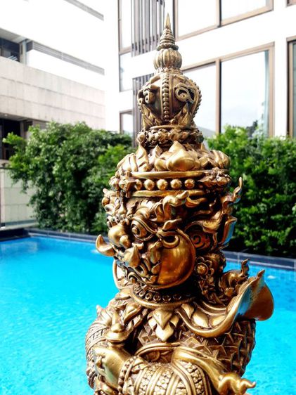 ท้าวเวสสุวรรณ ครูบาอริยชาติ เนื้อทองเหลืองรมดำ สูง14นิ้ว พุทธศิลป์สวยงามมาก รูปที่ 9