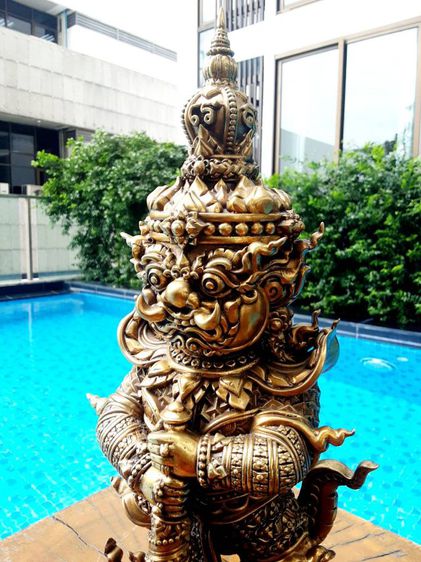 ท้าวเวสสุวรรณ ครูบาอริยชาติ เนื้อทองเหลืองรมดำ สูง14นิ้ว พุทธศิลป์สวยงามมาก
