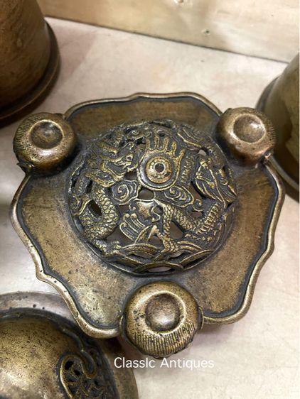 โหงวก่ง ชุดเครื่อง5 ทองเหลืองสะสม รูปที่ 7