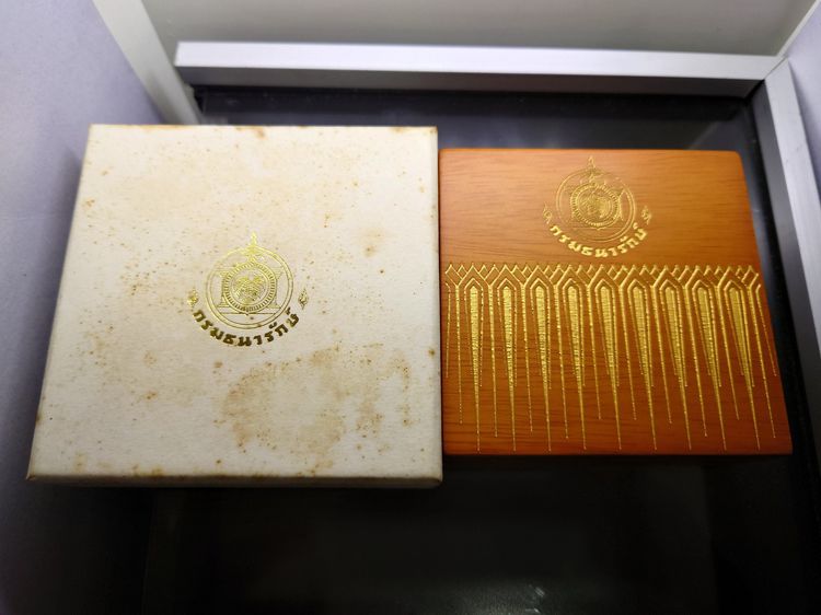 เหรียญที่ระลึก พระคลัง พิมพ์สี เนื้อเงินขัดเงา 99.99 เนื่องในโอกาสครบ 125 ปี พระคลังมหาสมบัติ 2558 อุปกรณ์ครบ รูปที่ 9