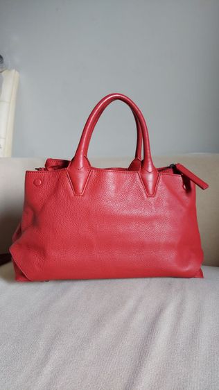กระเป๋า mandarina duck ทรงถือ สีแดง รูปที่ 3