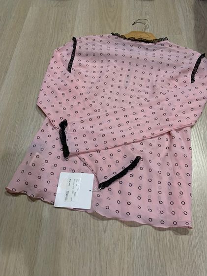 เสื้อแขนยาวสีชมพู ลายจุด  ผ้าใส่สบาย  ใส่ทำงาน หรือใส่ลำลอง ได้หมด แบรนด์ญี่ปุ่น ออกช้อป  Freesize  รูปที่ 5