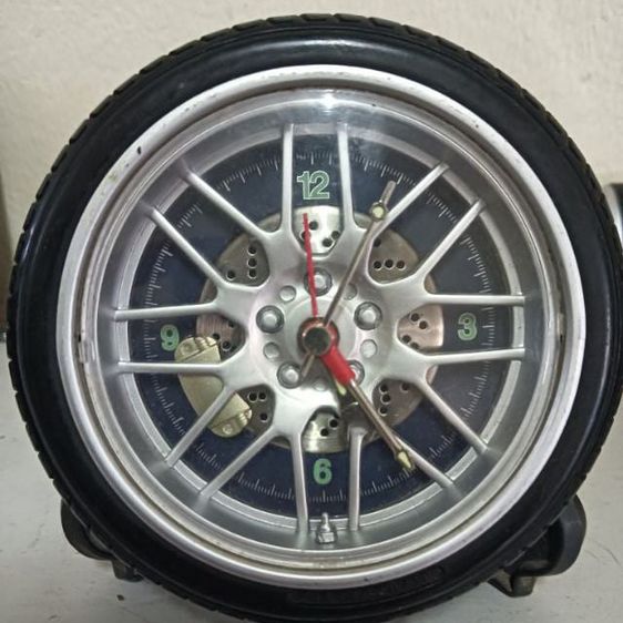 นาฬิกาล้อยาง