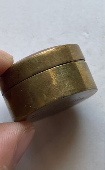 ตลับสีผึ้ง ทองเหลืองลงยาโบราณB11 รูปที่ 2