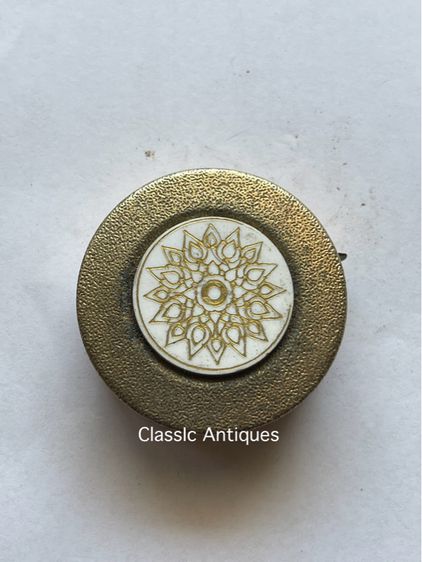 ตลับ ใส่ยาอมทองเหลืองโบราณB24