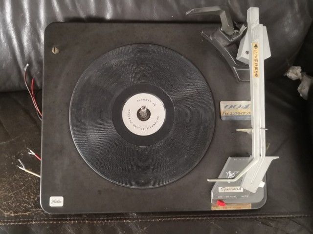 garrard​ เครื่องเล่นแผ่นเสียง​ 
