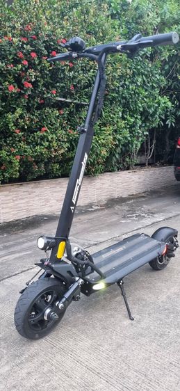 สกู๊ตเตอร์ไฟฟ้า Speedway 5 รูปที่ 2