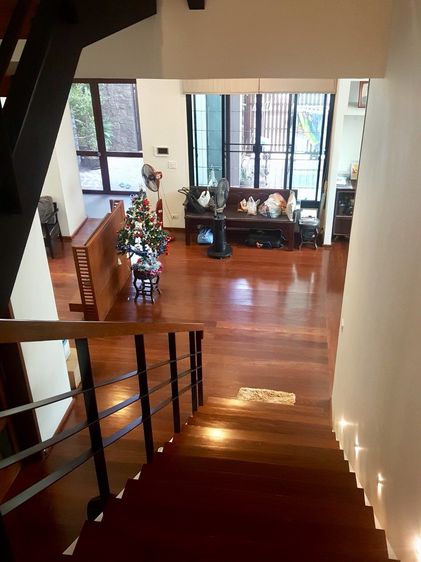 ไม่ใช่ ขายบ้าน เนื้อที่ 64 ตารางวา ซอยนราธิวาส 10 เป็นอาคาร 3 ชั้น (พื้นที่มากกว่า 500 ตร.ม.)  ราคา 57 ลบ.