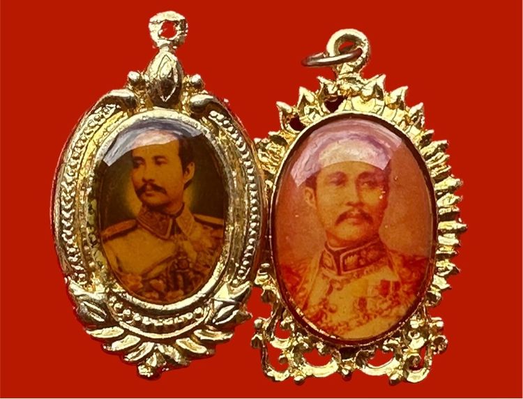 ล็อกเก็ต รัชกาลที่ 5 เนื้อโลหะกะไหล่ทอง 2 เหรียญ