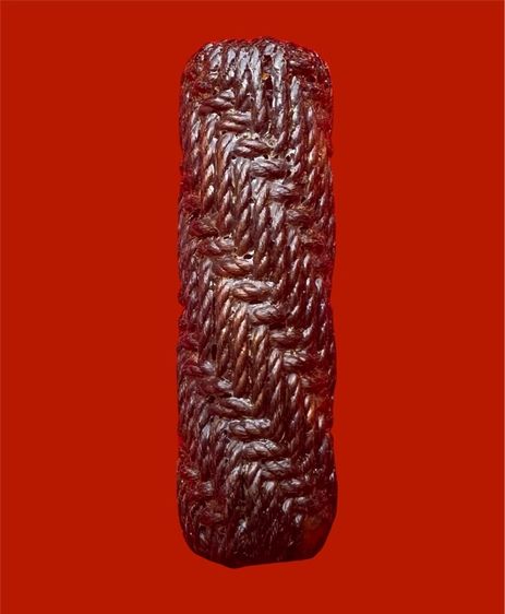 ตะกรุด หลวงปู่ญาท่านสวน ฉนฺทโร ( ยุคต้น ถักเชือกไนล่อน) ... ลายถักมาตรฐาน (นิยม) ตามหนังสือ ของแท้ ดูง่าย