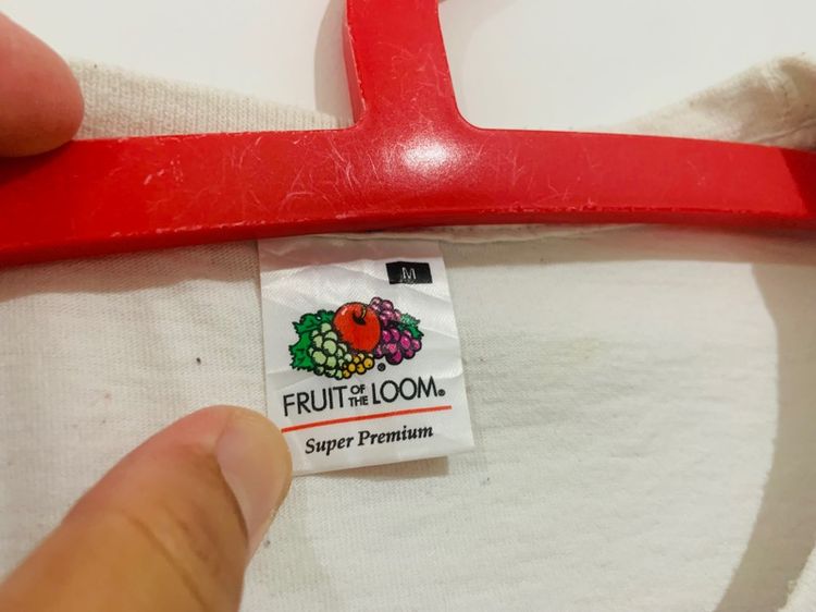 เสื้อยืด FRUIT OF THE LOOM แท้ 💯 size M ขนาด อก 21.5 ยาว 27.5 นิ้ว สภาพดีาก ลายสวย ดีเทลดี โลโก้เต็ม หายากน่าสะสมครับ รูปที่ 3